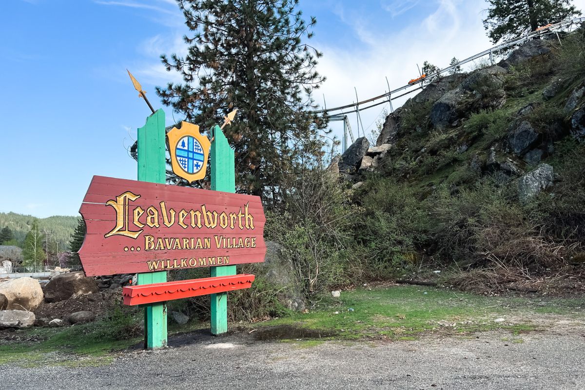 leavenworth bavarian village sign in washington