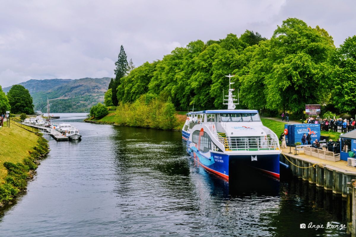 cruise loch ness boat at dock uk
